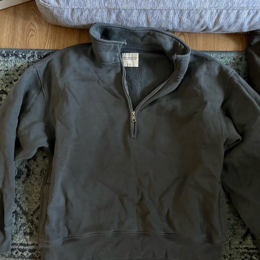 Abercrombie and Fitch AF soft essential Sunday half zip gray size medium